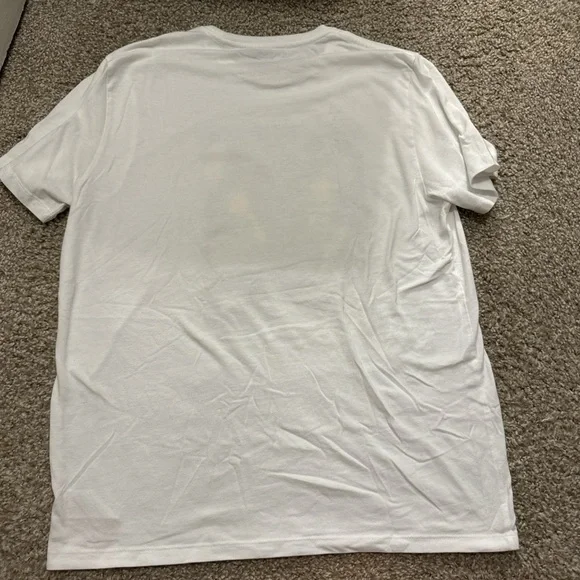 Old Navy White Tee with Abstract Women Graphic - Picture 3 of 3